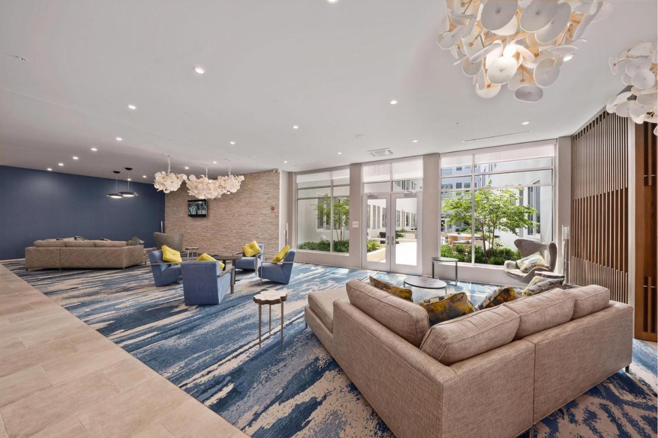 Готель Element Hampton Peninsula Town Center Екстер'єр фото