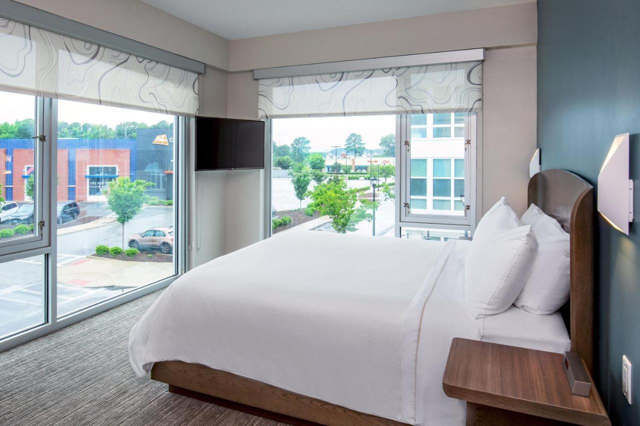 Готель Element Hampton Peninsula Town Center Екстер'єр фото