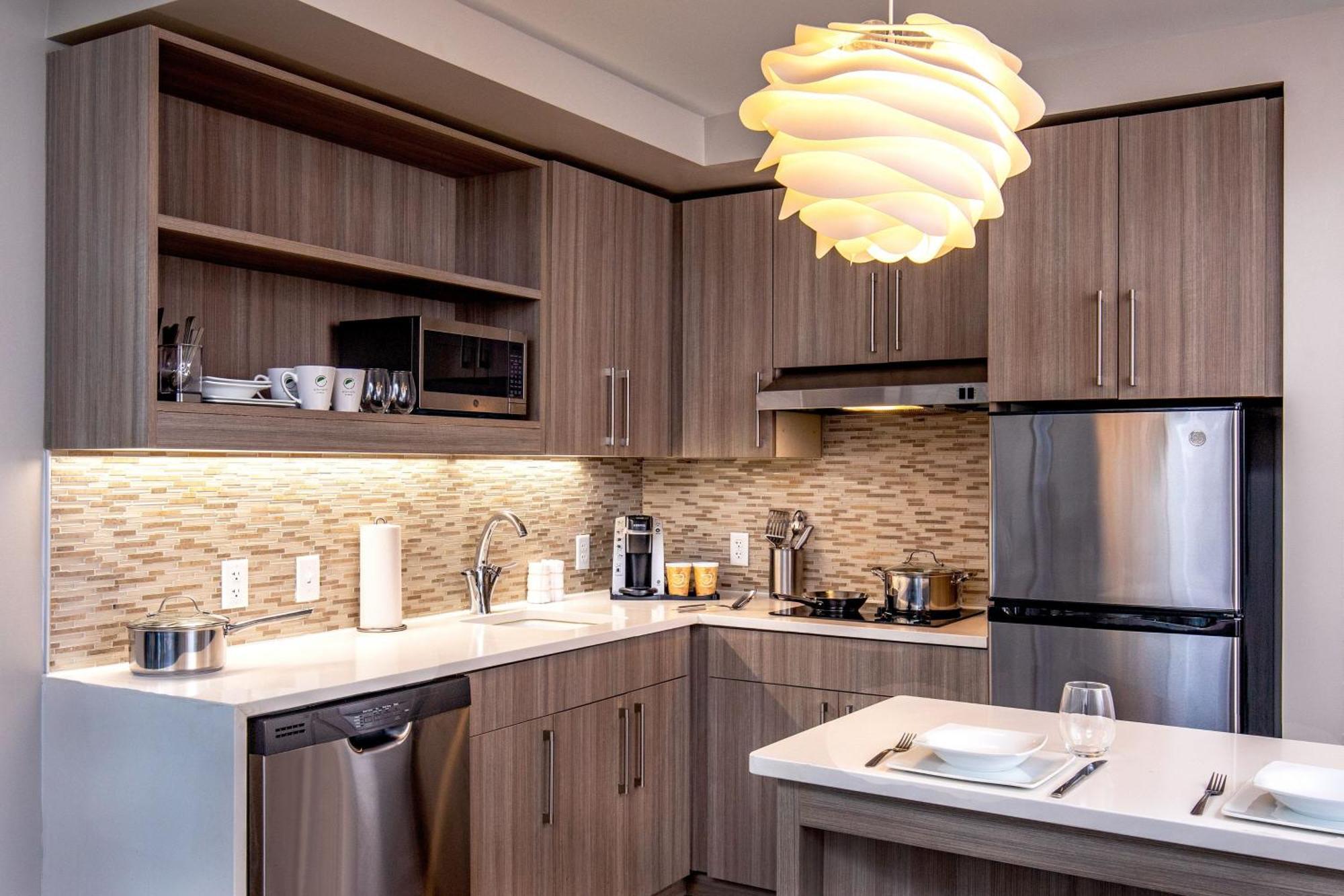 Готель Element Hampton Peninsula Town Center Екстер'єр фото